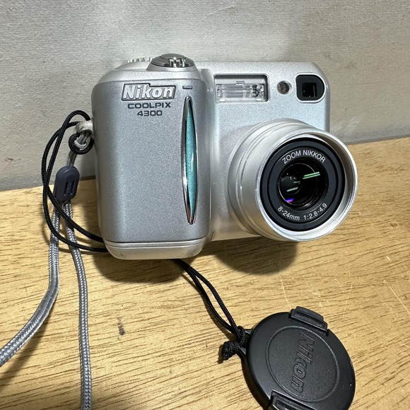 Nikon Coolpix 4300 Digital Camera 4MP Zoom Nikkor Lens Silver Tested - Picture 2 of 7